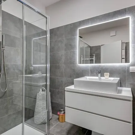 Easylife - Modern And Spacious In Fiera Life * 밀라노